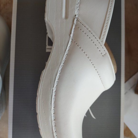 Dansko Clog - Picture 2 of 6